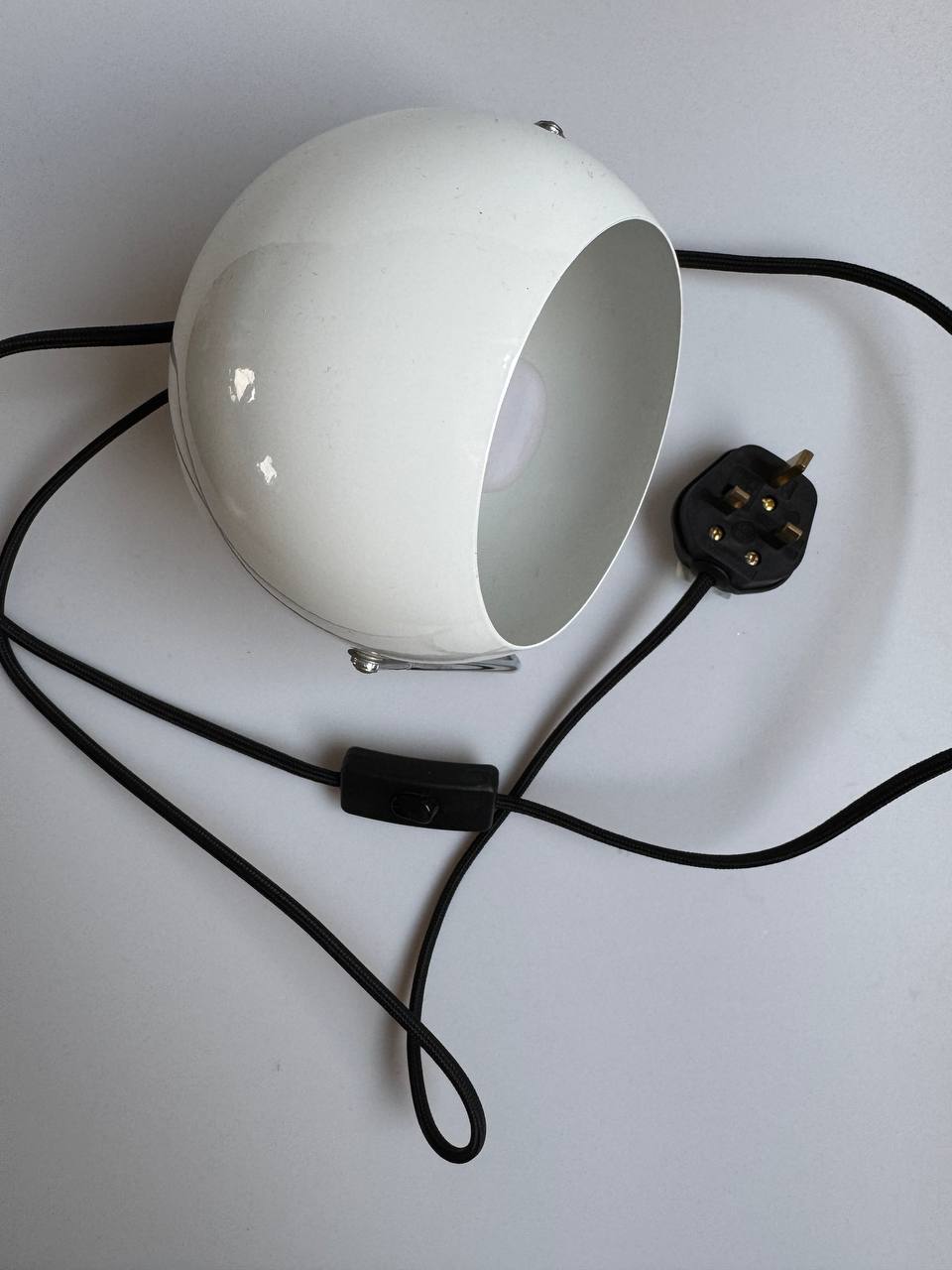 Vintage White Space Age “Eye Ball” Desk/Table Lamp